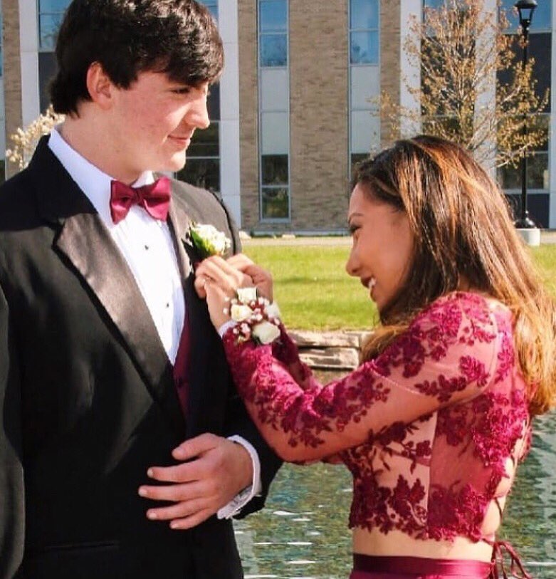 2Cuteprom's tweet photo. 🤩 can it just be PROM season forever ⁉️ 👑🎉💥👗
•
•
We LOVE seeing our girls looking TOO CUTE for prom ✨✨✨
•
•
•
Tag us in your prom pictures to be featured on our page 😍
•
•
•
•
#2cute #2cuteprom #prom2018 #prom #promdress #2cutepromgirl #2cutepromgirls https://t.co/5iHIHw476L