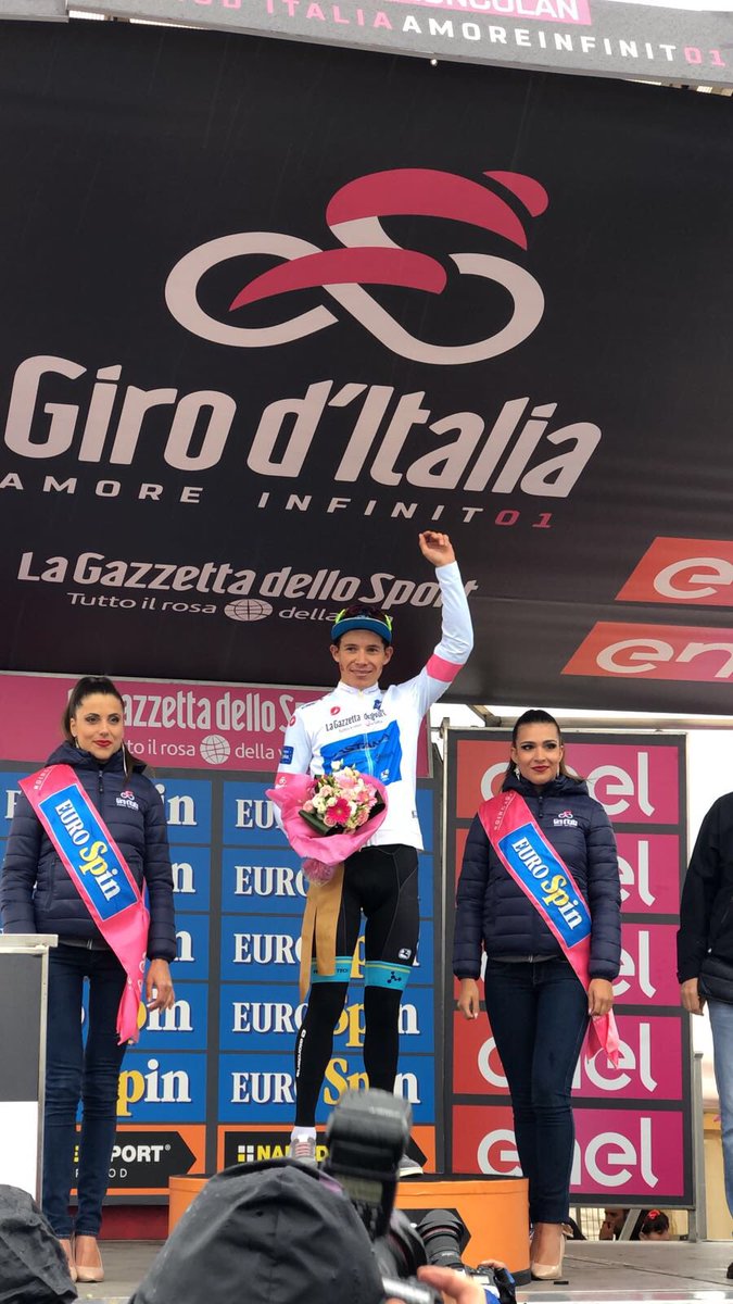 We think <a href="/SupermanlopezN/">Miguel Angel Lopez Moreno</a> looks good in this jersey!👀👌 #Giro101