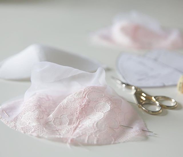 orange_lingerie's tweet photo. Another beautiful bra in the making by @gabriella_kaikaina_handmade
.
.
.
I love the begining of a new sewing project and the tenderness of lingerie sewing. #handmadelingerie #lingeriesewing #lacelingerie #sewing #sewinglingerie #costurasecretshop #fenwa… https://t.co/kcclzhIMs8 https://t.co/VQS6NmmdAw