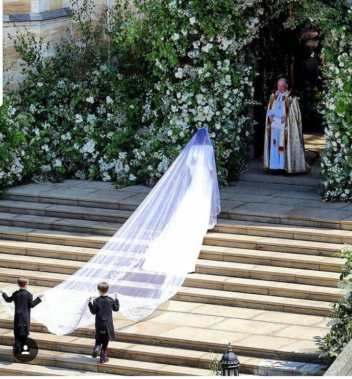 BrightandBride's tweet photo. Meghan stunned in a Custom made #Givenchi bridal dress ❤
Simplicity at its Royal form
#Brightbeautifulandbridal #BbbRoyal
#BbbRoyalWeddingUpdates #RoyalWedding2018 #PrinceHarry #MeghanMarkle https://t.co/HJ5DQKgjUZ