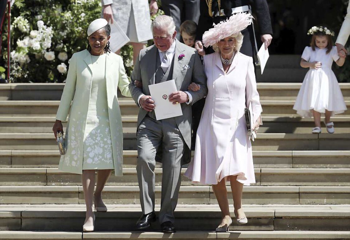 Sarahtopcat's tweet photo. Love this photo so much #RoyalWeddding https://t.co/6zQ0xcFH2K