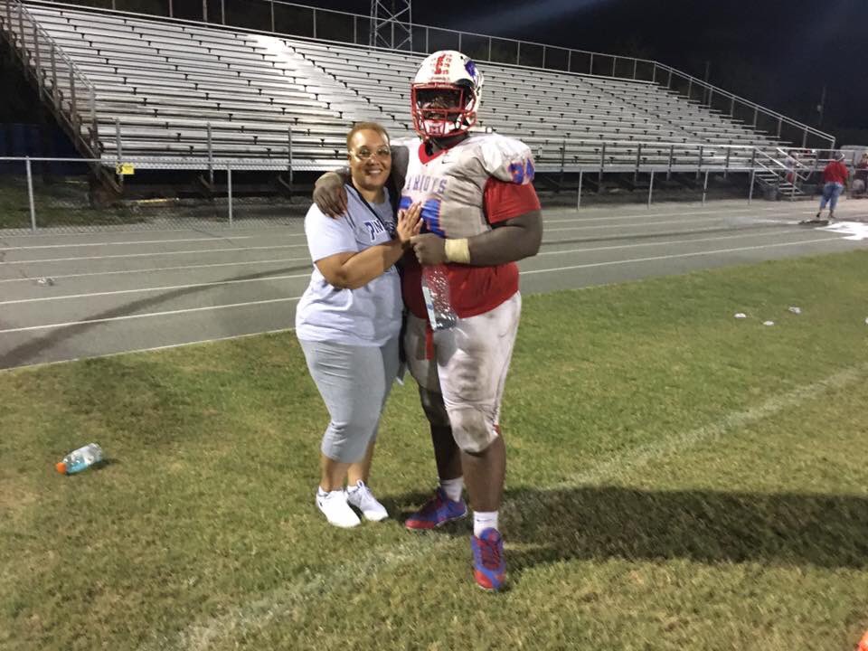 fatmacsmom's tweet image. Missing 1/3 of my ❤️ like crazy today! This popped up in my Facebook memories. #Shank #SpringGame2016 #ProudMomma @Fat_Mac34 missing you #SONshine ❤️❤️