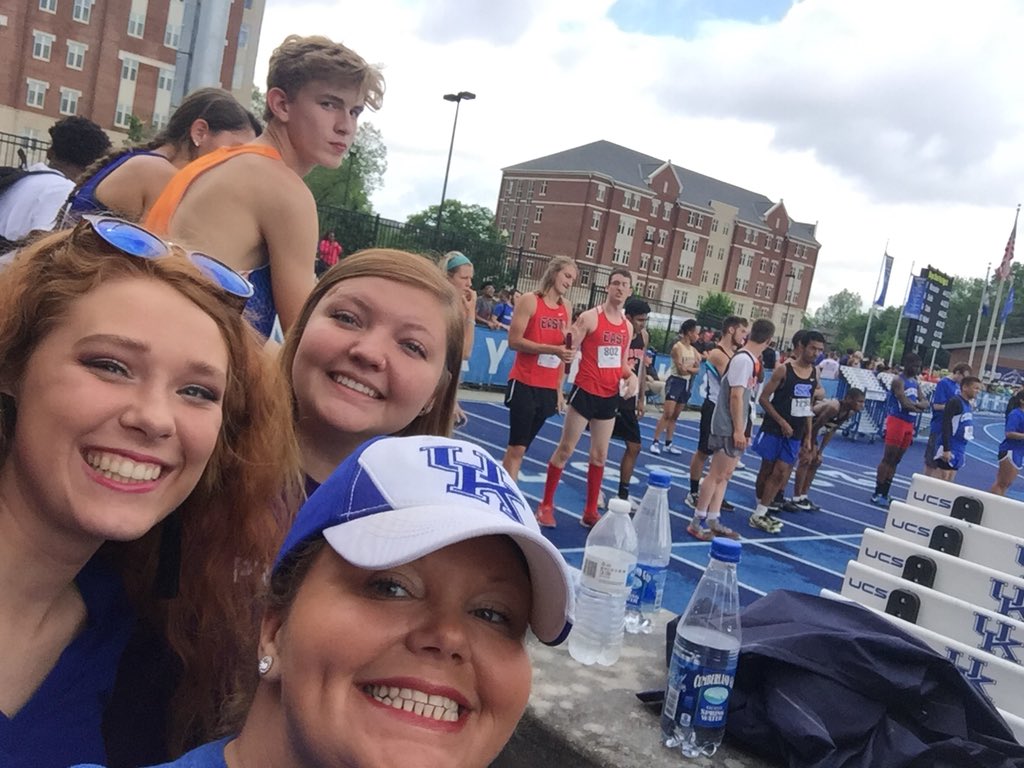 trdarnell's tweet image. Supporting David and BEHS❤️ #unified #BeOneHS #projectunify