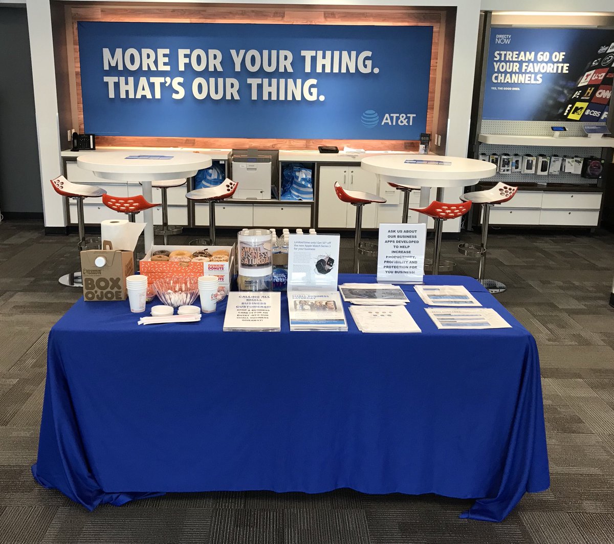 TeamWCDubCee's tweet photo. It’s #SmallBusinessSaturday at Wesley Chapel! Stop by and see how we can make your business even better with our wireless &amp; entertainment solutions! Don’t forget to grab a donut and coffee 🍩☕️. @AmyIvey_OneFLA @MilagrosMontout #WinLocal #unleashtheEAST https://t.co/vCJyIvdUqg