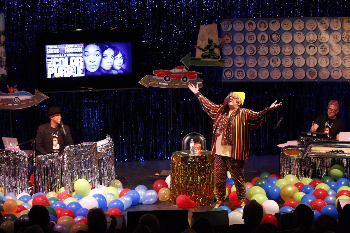 Total BLAST last nite in #DETROIT but TONIGHT will b even crazier. Lotsa sing-alongs, stories, candy, balloons, auctions + mo. TIX:www1.ticketmaster.com/allee-willis-d…