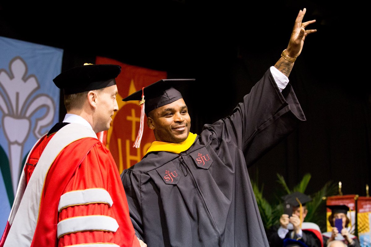 malanga_luke's tweet photo. "This to me is a bigger accomplishment, the biggest accolade I could receive.” -Jameer Nelson on earning his St. Joe’s degree 14 years after being drafted into the NBA #Hawk18 @saintjosephs @jameernelson @SJUHawks https://t.co/FBQWIOlAt1