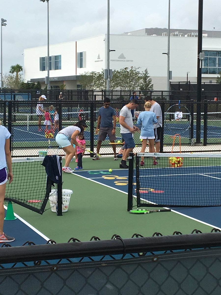 TimCassTennis's tweet photo. Incredible day with @soflinfo for their State Summer Games, National Level 2’s, and @USTAFlorida! Exciting to have so many great events at the #NationalCampus! https://t.co/MrEnqDEPWF