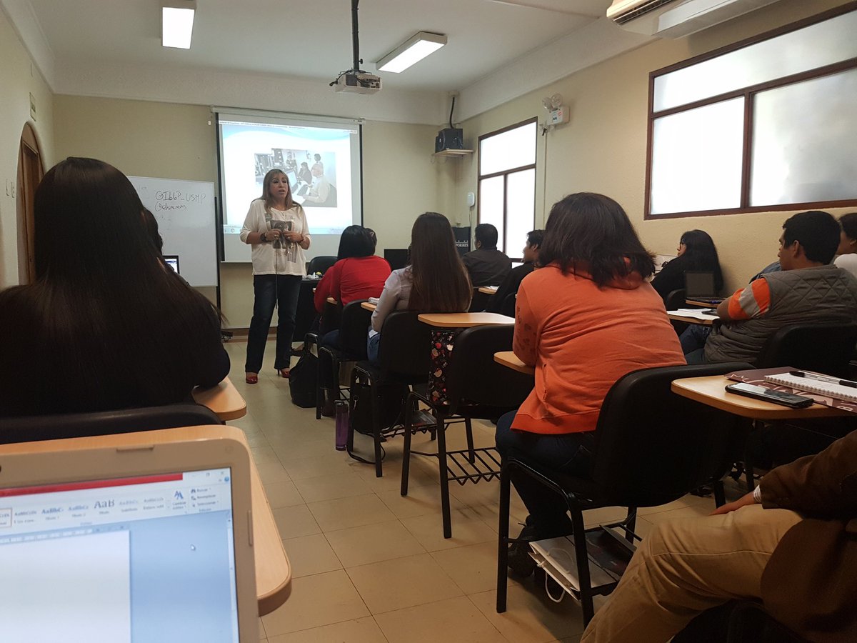 pameladiazh's tweet image. #ComDig primer dia de clases en @IGGP_USMP con @elsacasas! Feliz 🤗 #AmoEsto