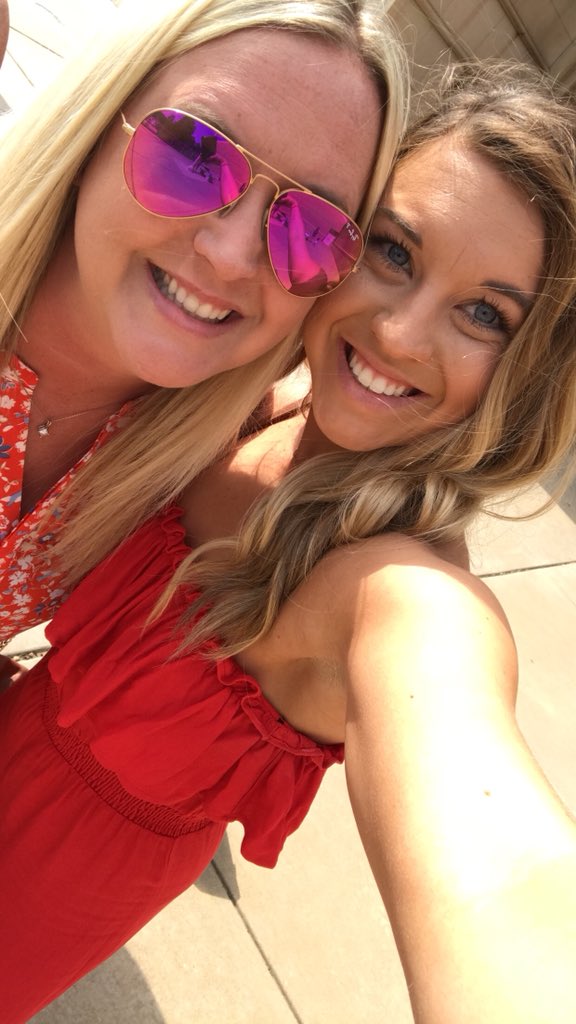 chloemoore02's tweet image. #techgraduation #fambam #congratsgrad #proud