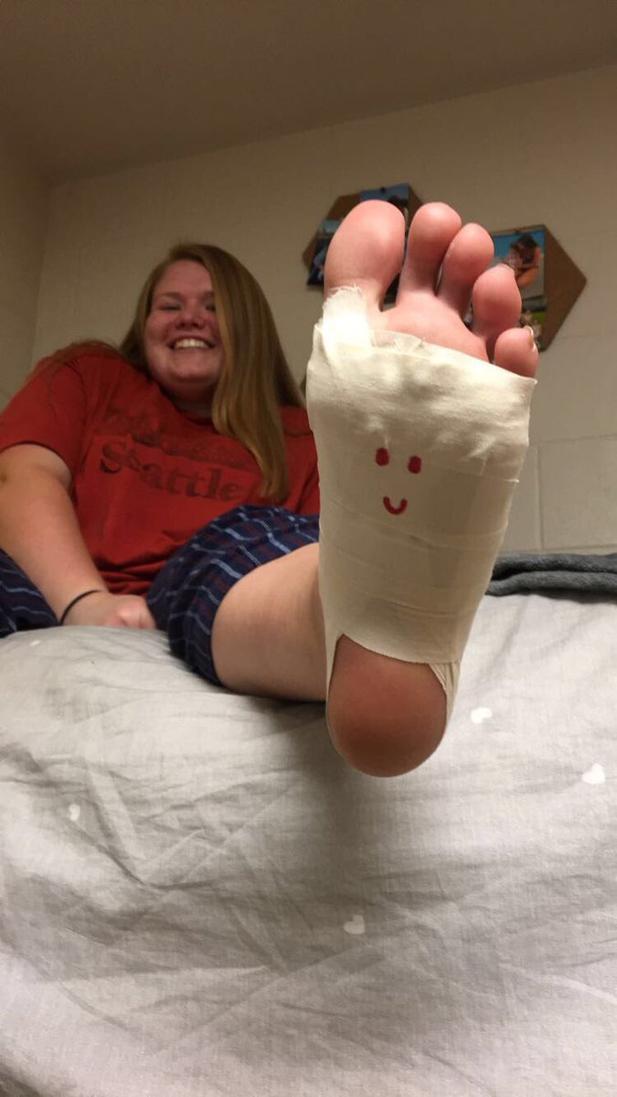 HAPPY BIRTHDAY TO THE QUEEN HERSELF!! thank you for always making me laugh and being the best cuddle buddy out there! party hard, love you lots ❤@kaylei_haney