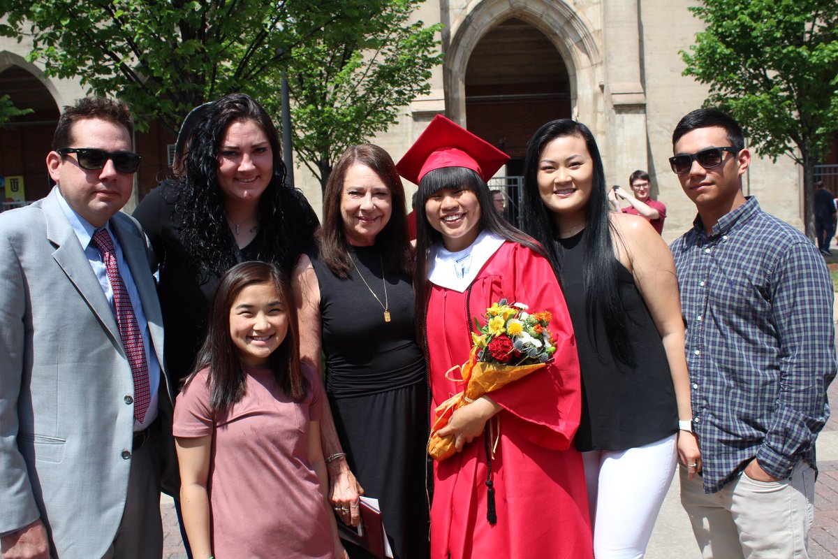 CookTimeRemmi's tweet image. Today has been productive; I watched the vows of the Royal Wedding, went on a run, and graduated from high school! #RemmiCooks #BKGrad