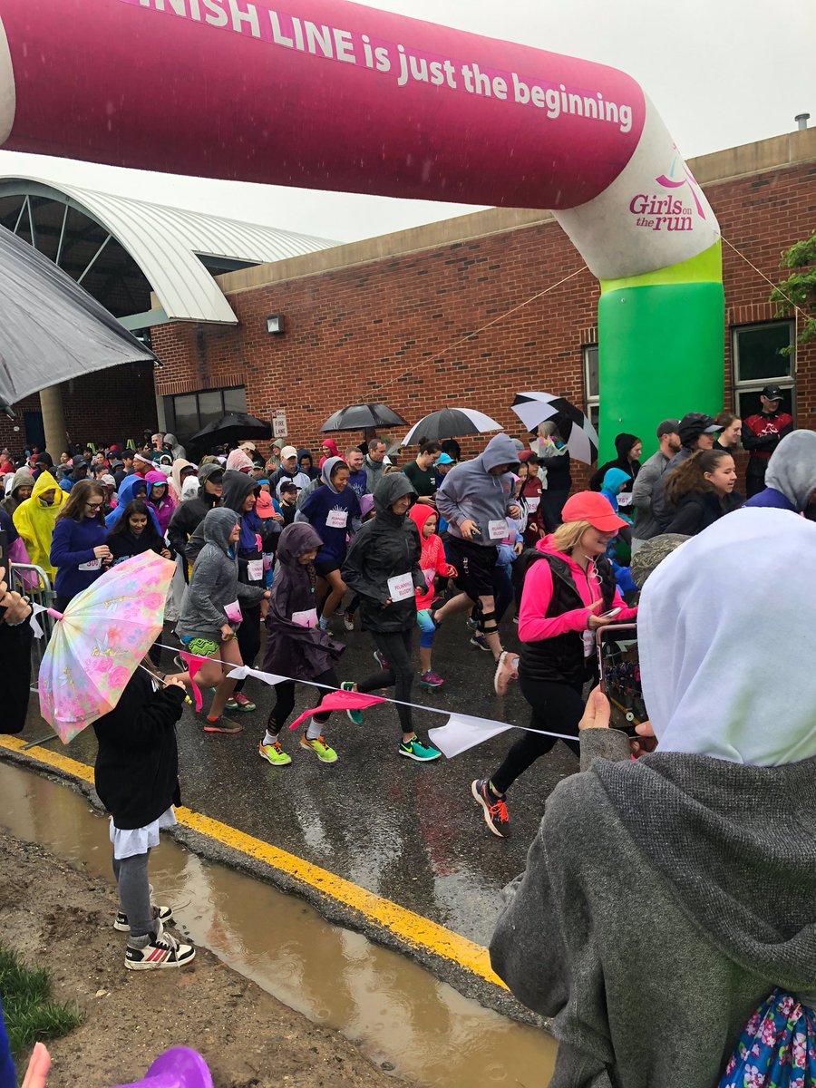 MissWatson105's tweet photo. GOTR 5k, rain and all๐ค๐ปso proud of my girls! #GOTRde #FOrocks @FOpanthers https://t.co/3MyAkNfukG