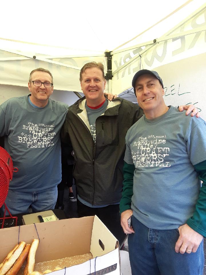 jm_snaggletooth's tweet photo. Proud to be representing Media Youth Center at #BVCBF2018 with fellow board members Coach Mike Dole and John Gamlin. @penncrestad @PenncrestAP A great event to support Media community. https://t.co/Wah8ng9qgd