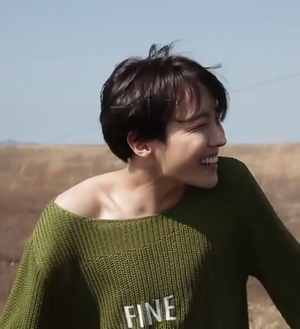 softbangtanboys's tweet photo. Why are y'all sleeping on these pictures of Hoseok?? 
@BTS_twt #SickOfThisFakeLove #PremiosMTVMiaw #MTVBRKPOPBTS https://t.co/dKwJyvWWJV