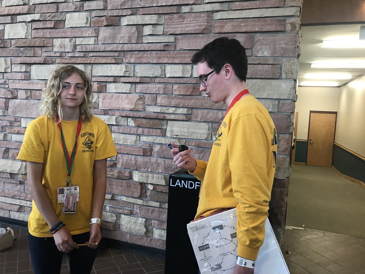 TheBucsBlade's tweet photo. Sophomore Kiya Hammond and senior Trent Stegink getting ready for Rocks and Minerals! #rocksandminerals #ghhs #bucs #gobucs #ghhsso #scienceolympiad #SO2018CSU https://t.co/XHatgCdfIz