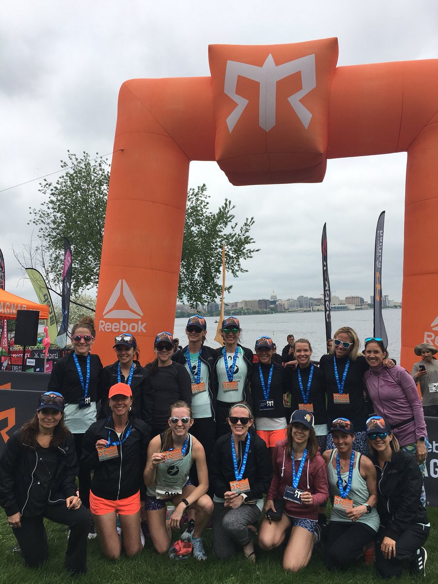 oiselle_podium's tweet photo. Unofficial/preliminary finish time of 21:37:00!  A sub-24 hour finish and unofficially the first overall female team! #BirdMachineCHI #OisellePodiumProject https://t.co/0forlRdNFD