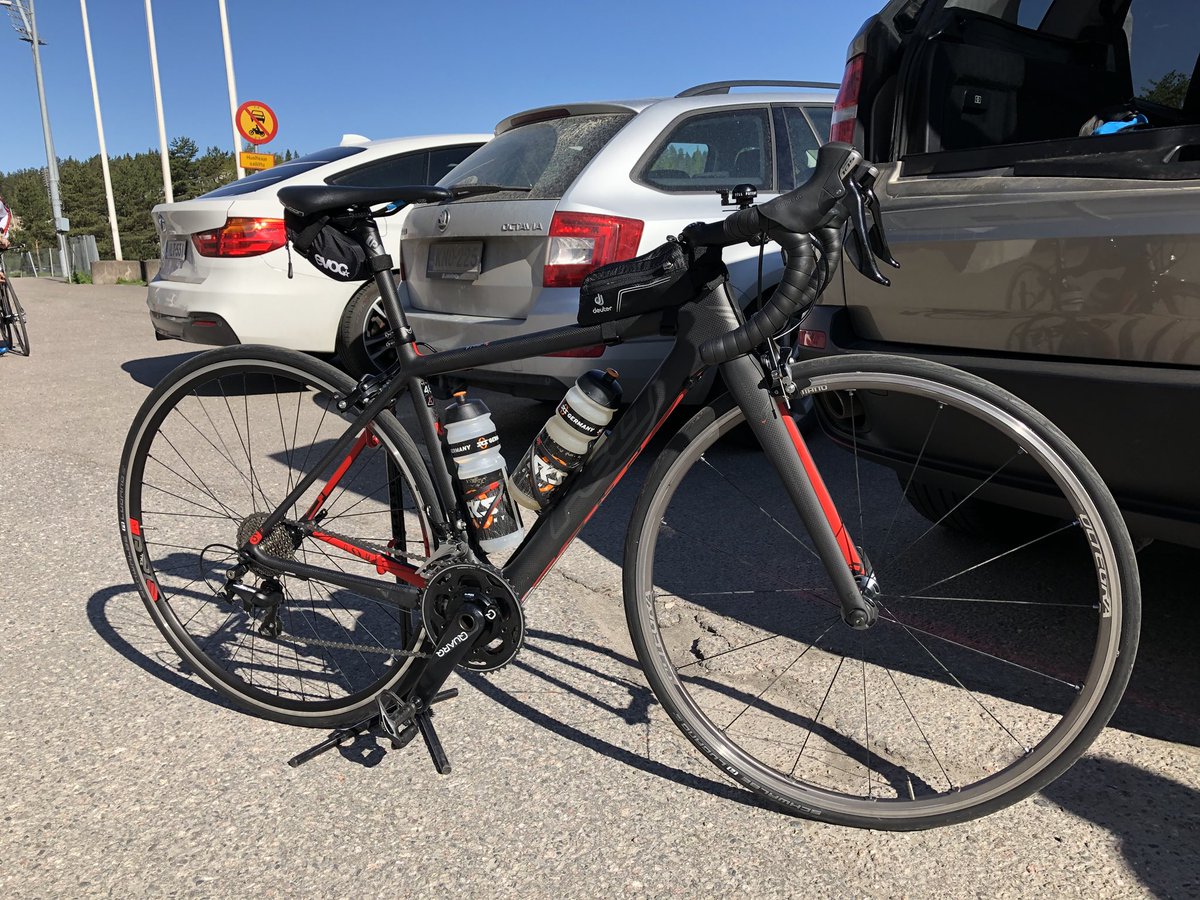 OutiHelenius's tweet photo. Tänään tutustumassa 50 muun triathlonistin kanssa #im703lahti pyörä- ja juoksureitteihin. Etukäteen jännitin, että mitäköhän tästä tulee, mutta X-tri Lahden loistavat isännät pitivät hyvin huolta rookiesta... 😁 #AlwaysTrySomethingNew https://t.co/cyIQC0bmuS