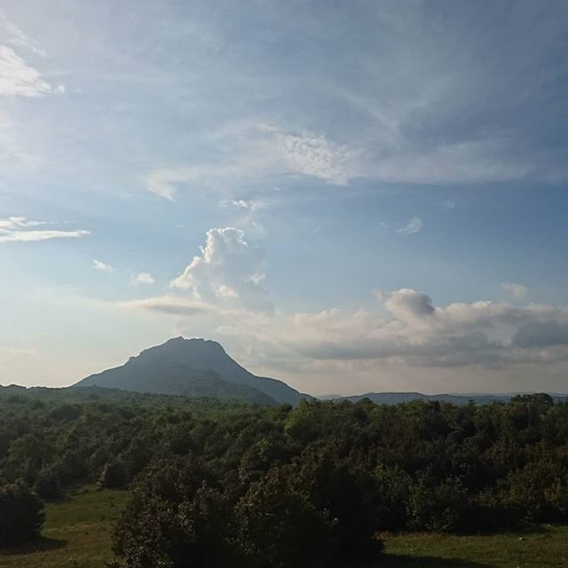 athanael's tweet photo. #bugarach #christcosmique
#pst18 https://t.co/gBY1MZskIK