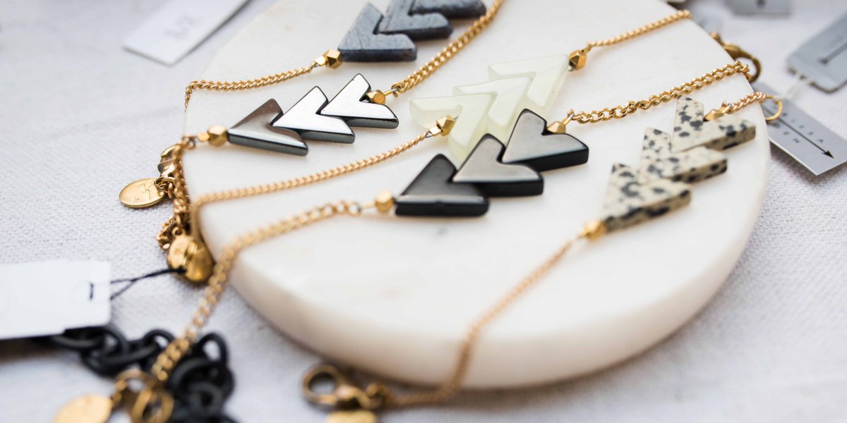 We’re currently accepting jewelry vendors for the ALL NEW #TwinCities Holiday Boutique! Secure your space TODAY! bit.ly/2KYiQ7n