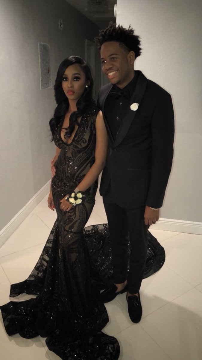 Lsbgio's tweet photo. Give me a decision and ima choose you every time baby #prom2k18 #centralprom https://t.co/e34BPxR9Gp
