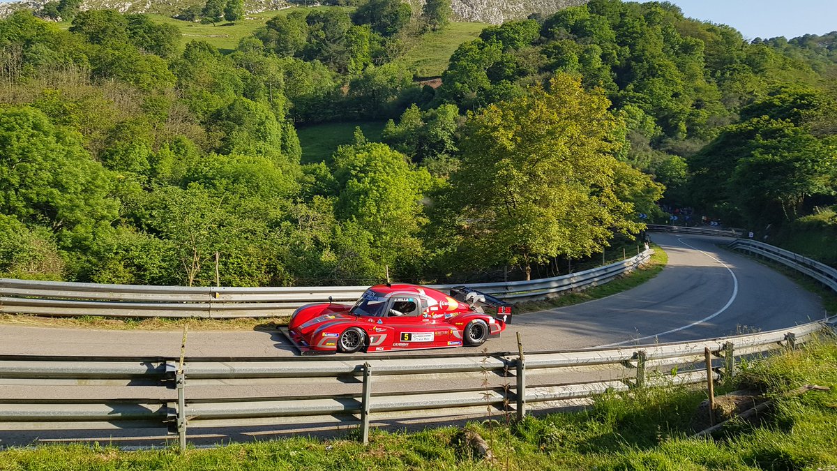 AlexMelgarCN10's tweet photo. Grandísimo día en la #SubidaFito @SubidaalFito @CEM_Sportech @HillClimbLocura https://t.co/QGXQ2y5hVS