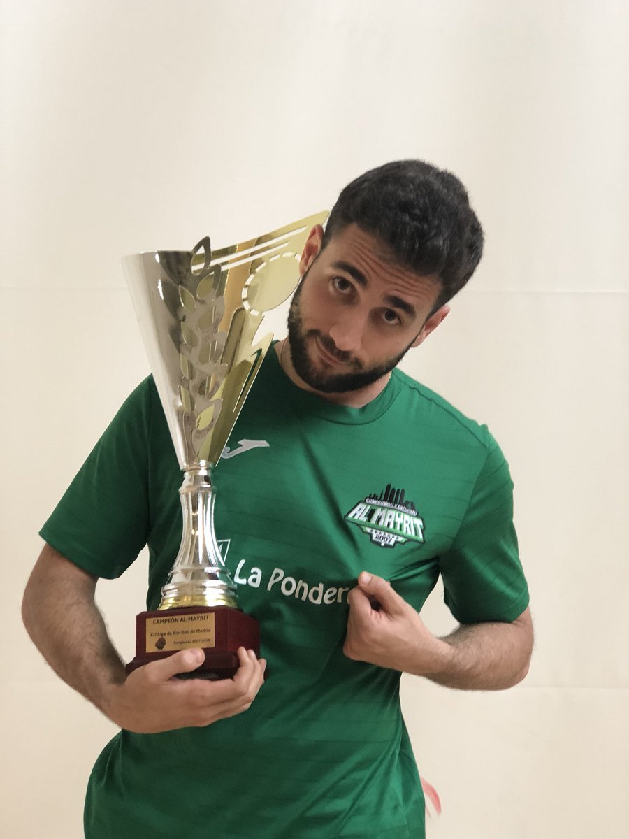 AlMayritKB's tweet photo. Al Mayrit Campeón de la XII Liga de Madrid.

Compromiso y esfuerzo!!! https://t.co/6UCWZuV8pT