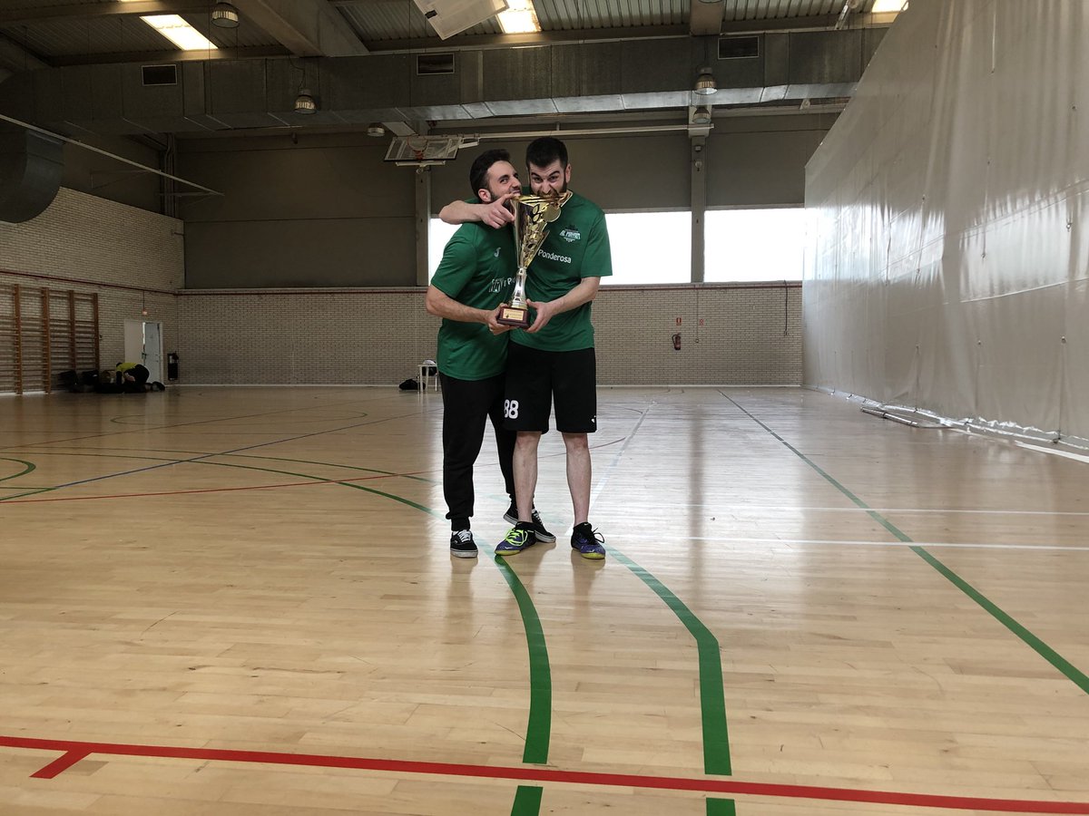 AlMayritKB's tweet photo. Al Mayrit Campeón de la XII Liga de Madrid.

Compromiso y esfuerzo!!! https://t.co/6UCWZuV8pT
