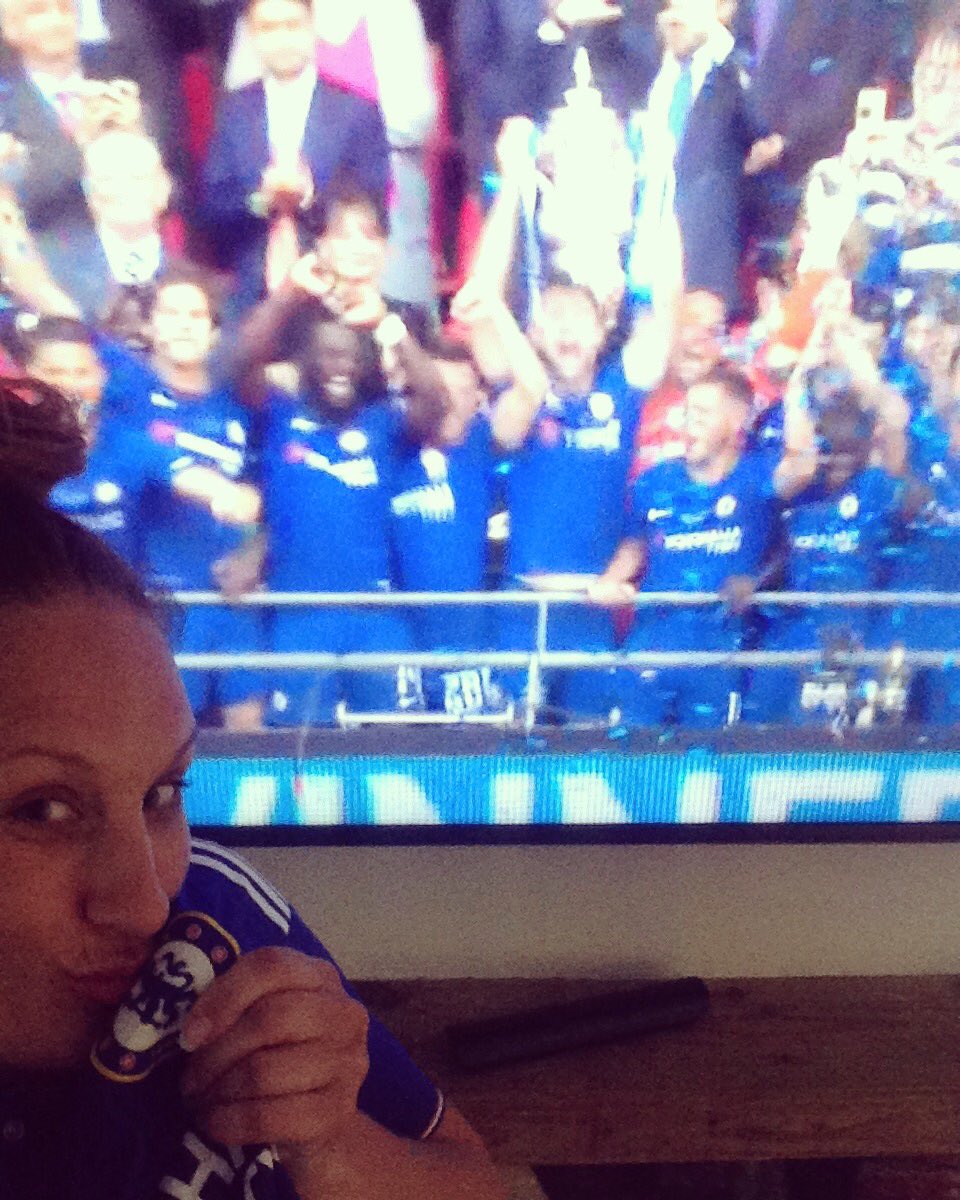 _ThatGirlKate's tweet photo. #wehateManU chuffed we beat the scum n lifted the cup π @thibautcourtois absolute brilliant today #topgoalkeeper https://t.co/oD3dNhjgRS