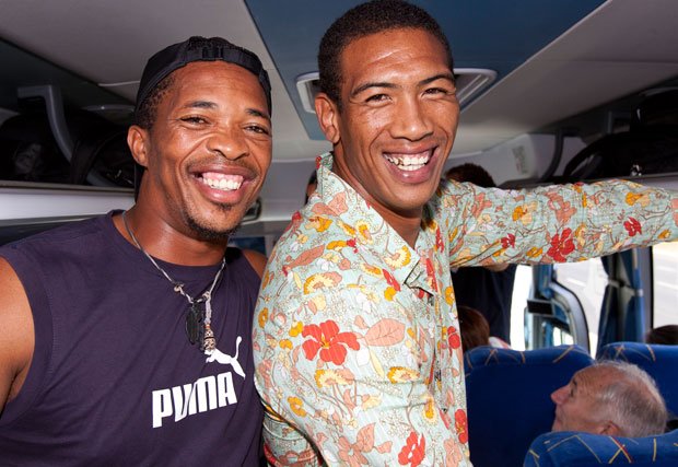 Outkassst's tweet photo. This guy has more balls than Cyril Ramaphosa and Julius Malema put together! He can leave Supersport and get us the land tomorrow!
#AshwinWillemse #SuperRugby #Supersport https://t.co/Oipq6N2KMi