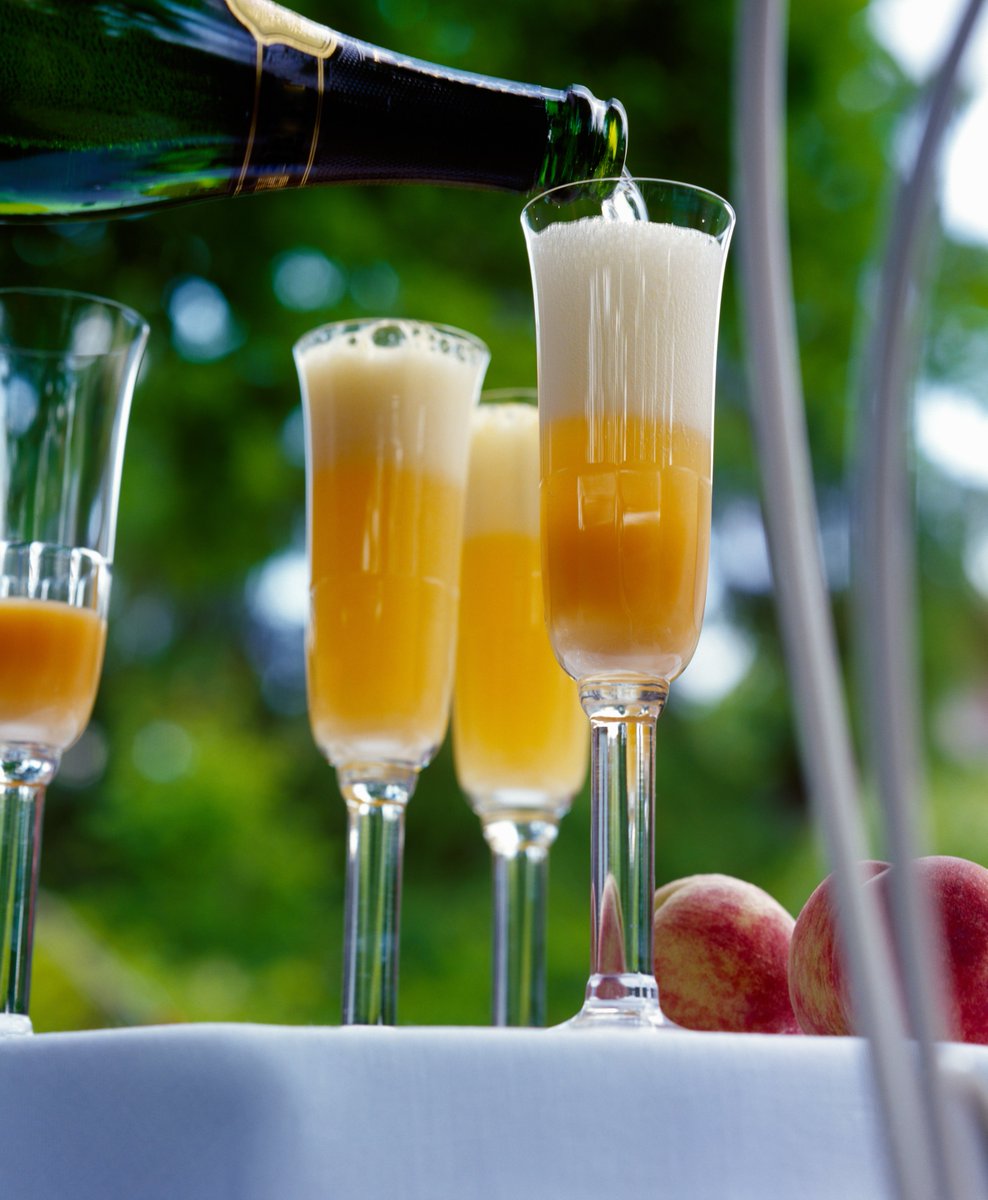 PagoFruitJuices's tweet photo. Toasting the happy couple, Pago style! ๐๐
#BelliniTime #RoyalWedding https://t.co/xYfOAOAo9s