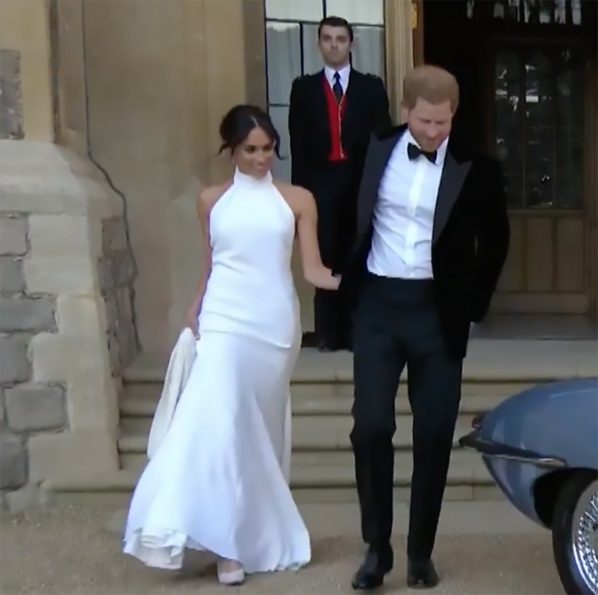 dressvintage's tweet photo. @StellaMcCartney nailed it with this dress! So chic, contemporary and elegant! #RoyalWedding #MeghanMarkle #meghanandharry #StellaMcCartney #wedding #2ndreception https://t.co/P00BnaLlvY