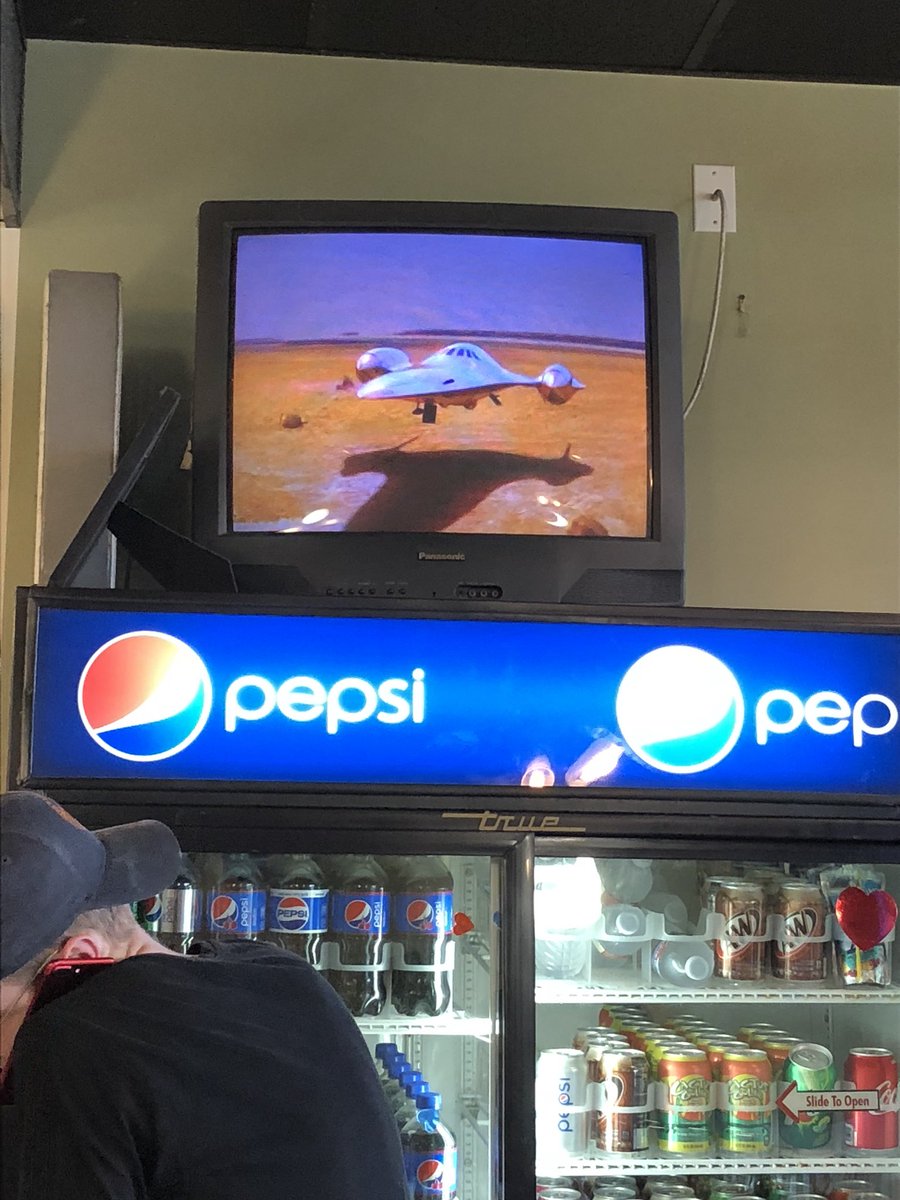 KiltedJediRic's tweet image. Even my pizza place is ready for #SoloMovie #SoloLine @LiningUpNet