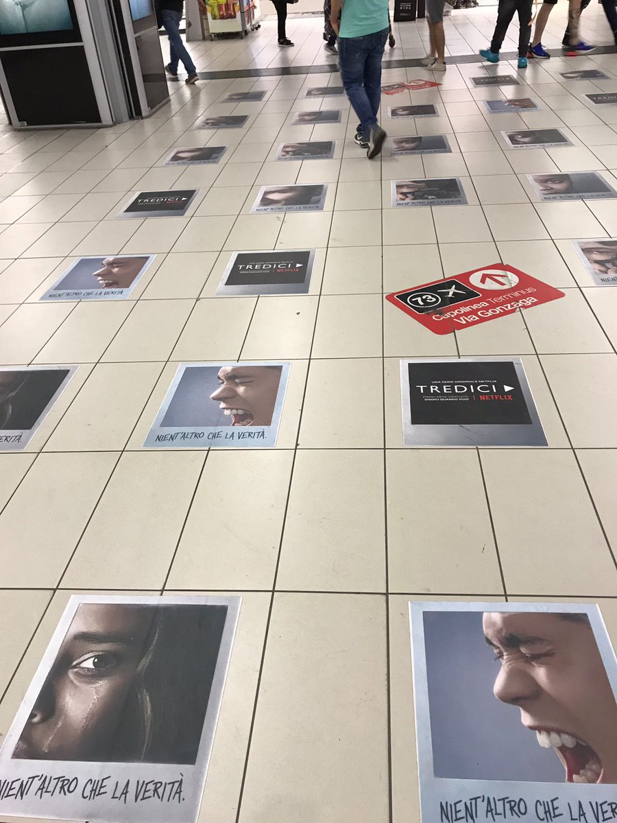 13RWITA's tweet photo. Cartelloni e foto promozionali di #Tredici a Milano.💙 #13ReasonsWhy @NetflixIT  @13ReasonsWhy https://t.co/18NLm38mdX