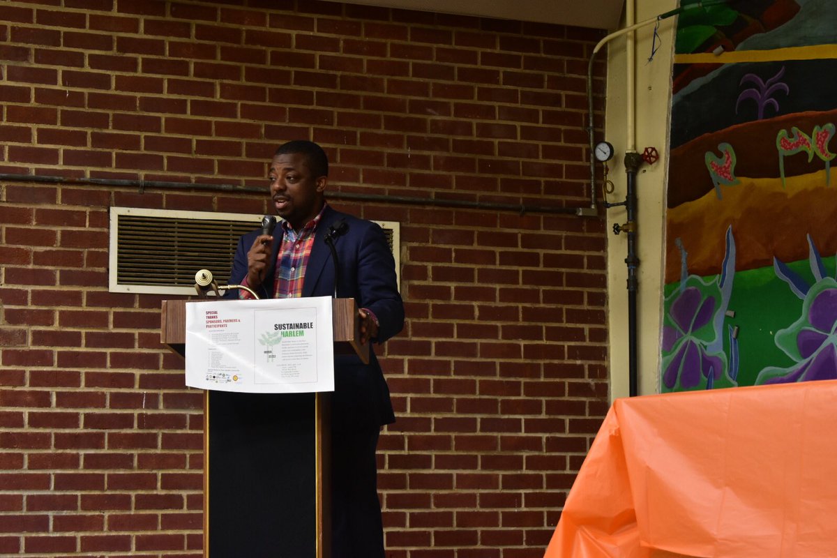 BrianBenjaminNY's tweet photo. At the Sustainable Harlem Forum, organized by Marvin Holland, sharing how my office is committed to bringing resources and energy efficient programs to the community. https://t.co/ufwGrFCKzk
