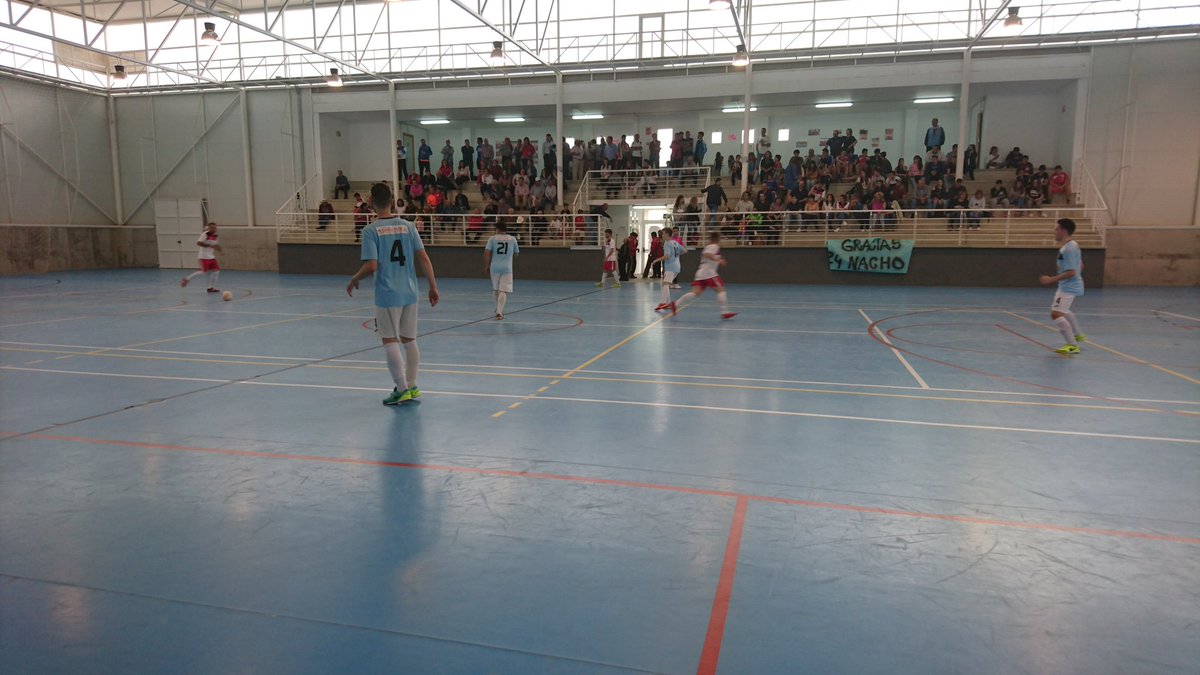 Derrota del sénior por 7-2 en Los Hinojosos en el último partido de Liga.
El equipo viajó en cuadro con sólo 7 jugadores y compitió muy bien 17 minutos.
⚽⚽ Carlos