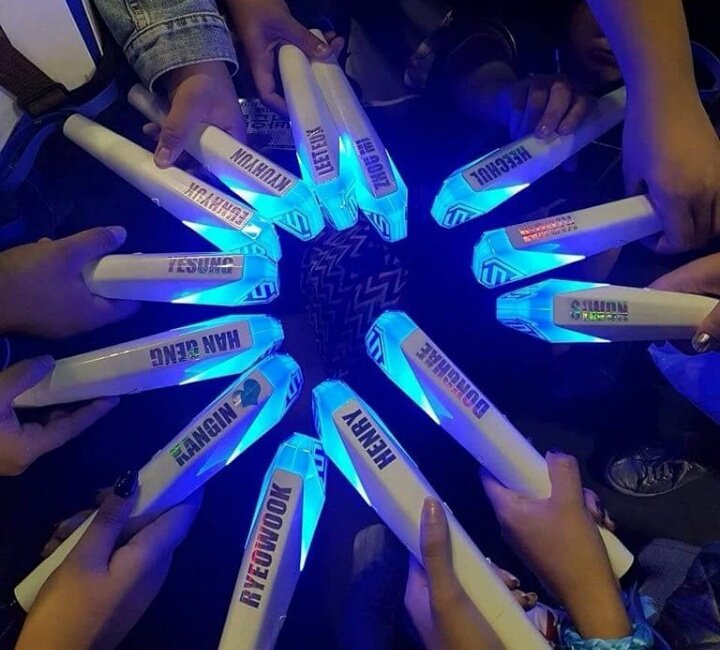 hoyasmile17's tweet photo. Elphu unidas!?????

#PremiosMTVMiaw
#MTVLAKPOPSJ @SJofficial @shfly3424 https://t.co/7KmoOLilqZ