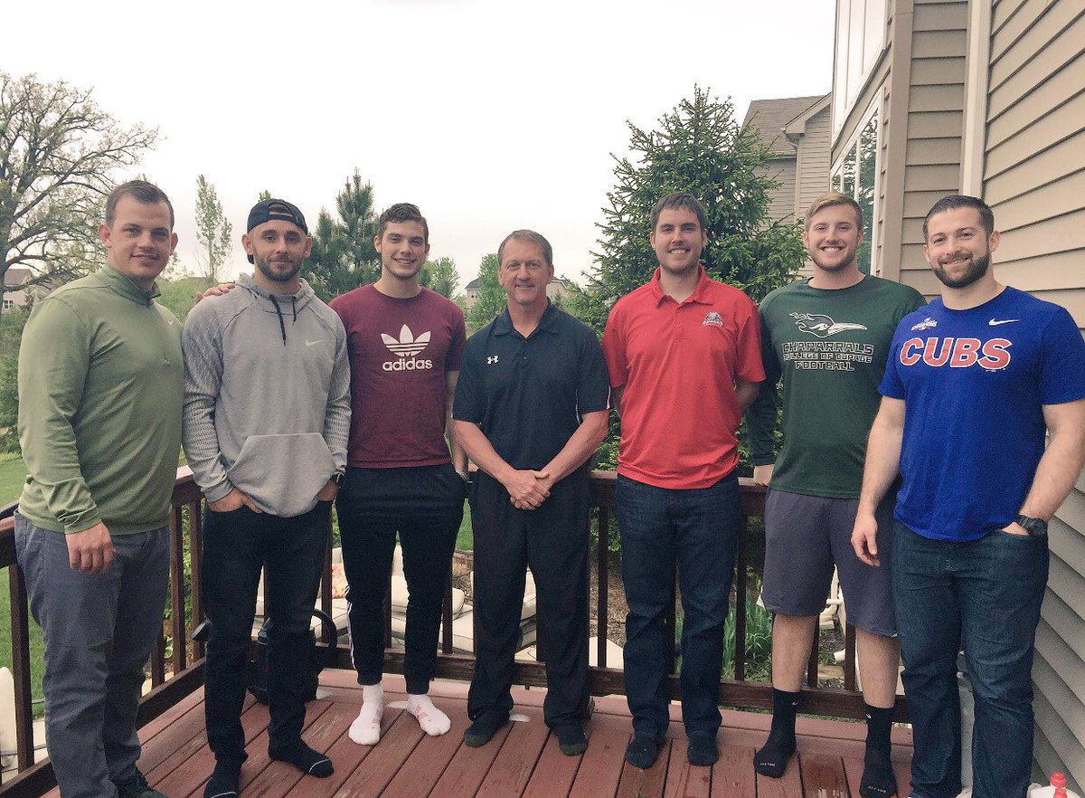 clipps_12's tweet photo. Couple of ACS Gunslingers and a legendary coach! @J_Roberts_1990 @NDPeterson4 @DonBeebeNFL https://t.co/AoEKLtHnQU