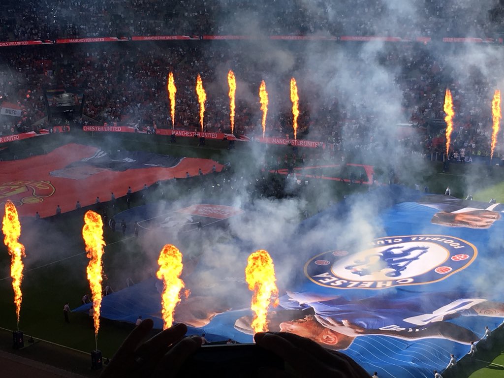RaffaRants's tweet photo. Get in there Chelsea! - even in our worst seasons we still manage to pick up trophy 🏆 (s) #CFC https://t.co/N2I5vaHilU