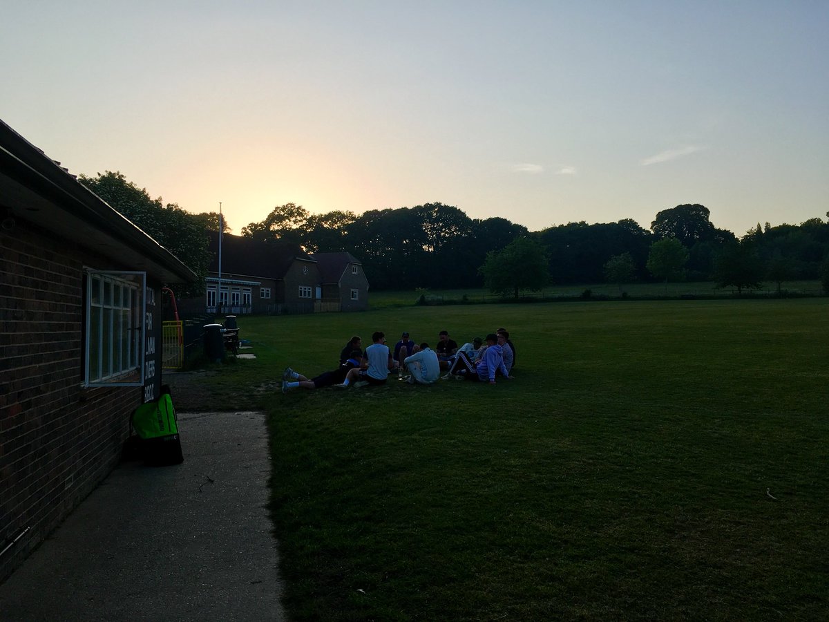 BarnsGreenCC's tweet photo. No need for seats #60Pointer https://t.co/fYIE7ev4xe