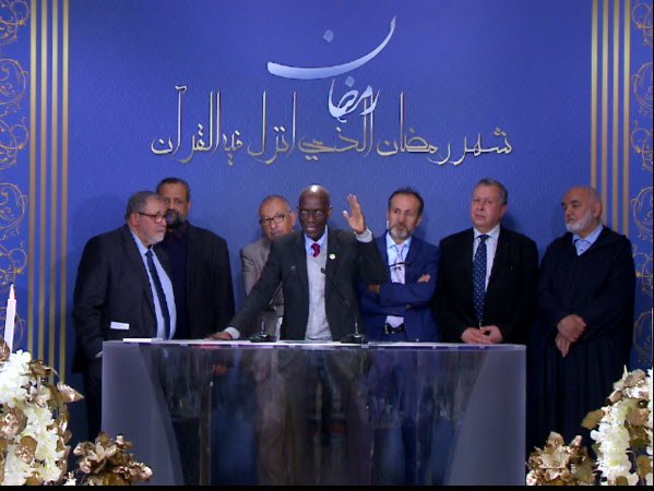 iran_policy's tweet photo. Prominent French Muslim figure Assani Fassassi of FFAIACA tells NCRI #Ramadan conference: “Our Islamic community’s leader stands in solidarity with Maryam Rajavi. She has the heavy burden of responsibility for bringing peace through freedom in #Iran". #FreeIran2018 https://t.co/Eg0k9Zv8u5