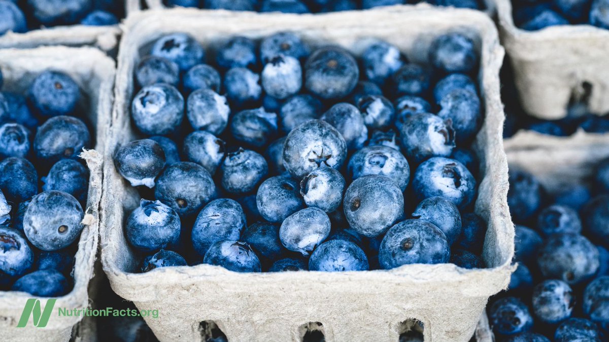 nutrition_facts's tweet image. Benefits of blueberries for artery function: bit.ly/2H2BOb6 #LifestyleMedicine