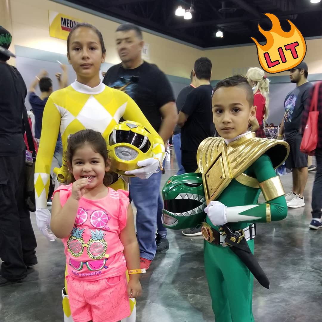 PowerRangersPR's tweet photo. My daughter loved their cosplay and so do I. Made by their father. Amazing! https://t.co/dQYW32WIpZ