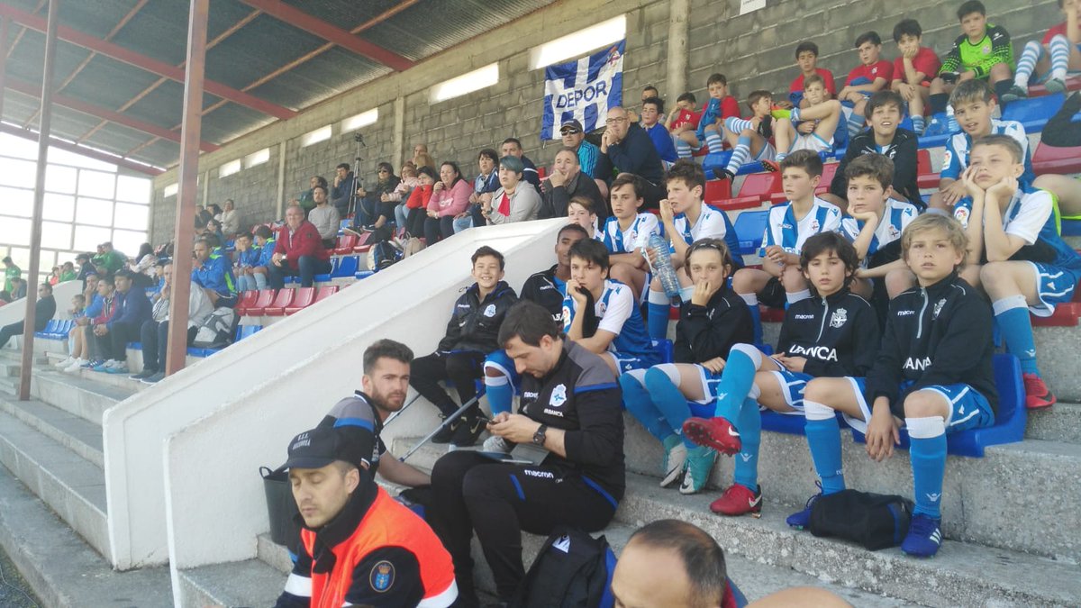 futgal's tweet photo. Xa temos ós 8 finalistas do #CtoGalegoF8
➡️Alevín: @CDeportivoLugo @RCDeportivo @Porrinoind @RCCelta
➡️Benxamín: @ClubCalasanz @RCDeportivo @pabelloncf_com @RCCelta 
➡️Prebenxamín: @VictoriaCF1943 @UralEspanol @AJ_Lerez @pabelloncf_com 
Noraboa a todos os participantes!! https://t.co/hnUbAOh6l4