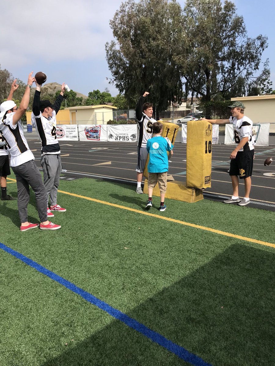 dylanorr35's tweet photo. Loved working our football booth for the special olympics today and putting smiles on all the athletes faces!! 🏈❤️ @NPPanthersONE https://t.co/43h4z7W8W5