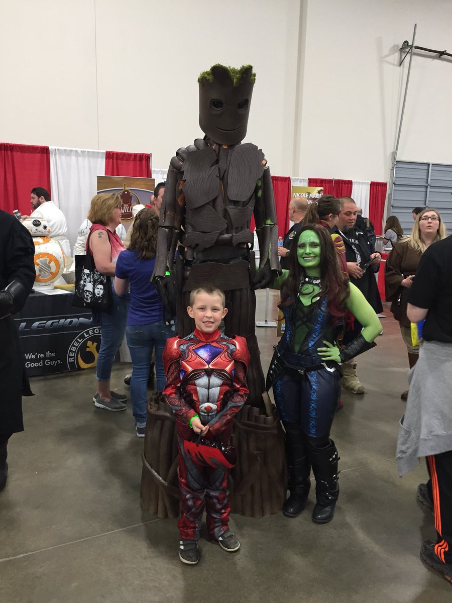 ClanMcClain77's tweet photo. WORTH IT!!!!! #MotorCityComicCon Family Day Out!!! https://t.co/a6TJ0El2nO