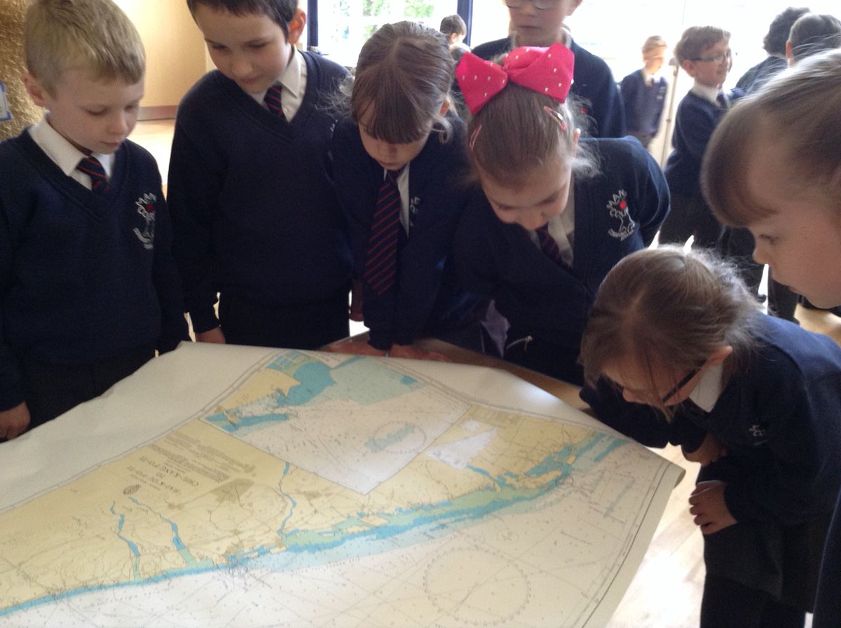 ManorCourtChard's tweet image. Year 2 were visited by a cartographer from the Hydrographic Office (Mr Wilkins!) last week. They looked at sea charts and how different boats travel around the world. #Realgeography
