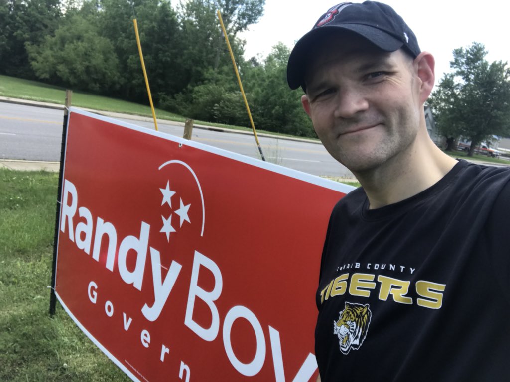Enjoyed putting up signs for our next Governor in Dekalb County! #RunWithRandy