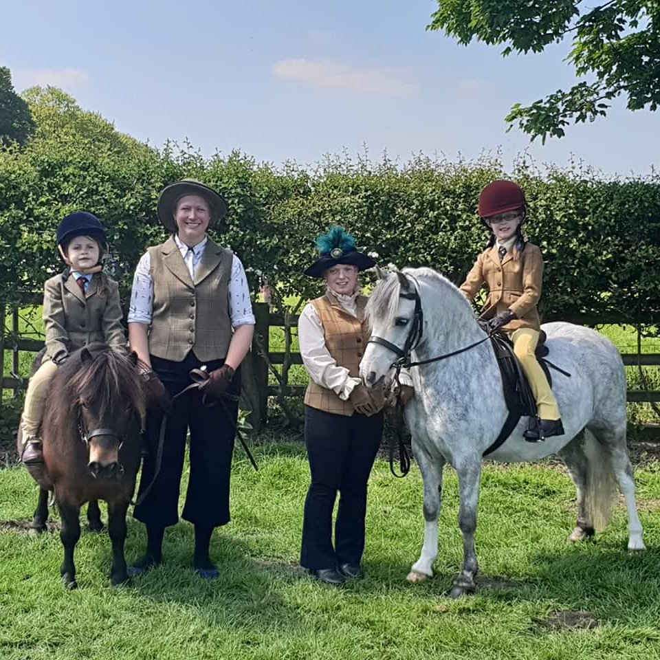lora10ra's tweet photo. Fabulous day at @OtleyShow in the lead rein class - super ponies and super riders too 💖 https://t.co/98uIf9EQrY