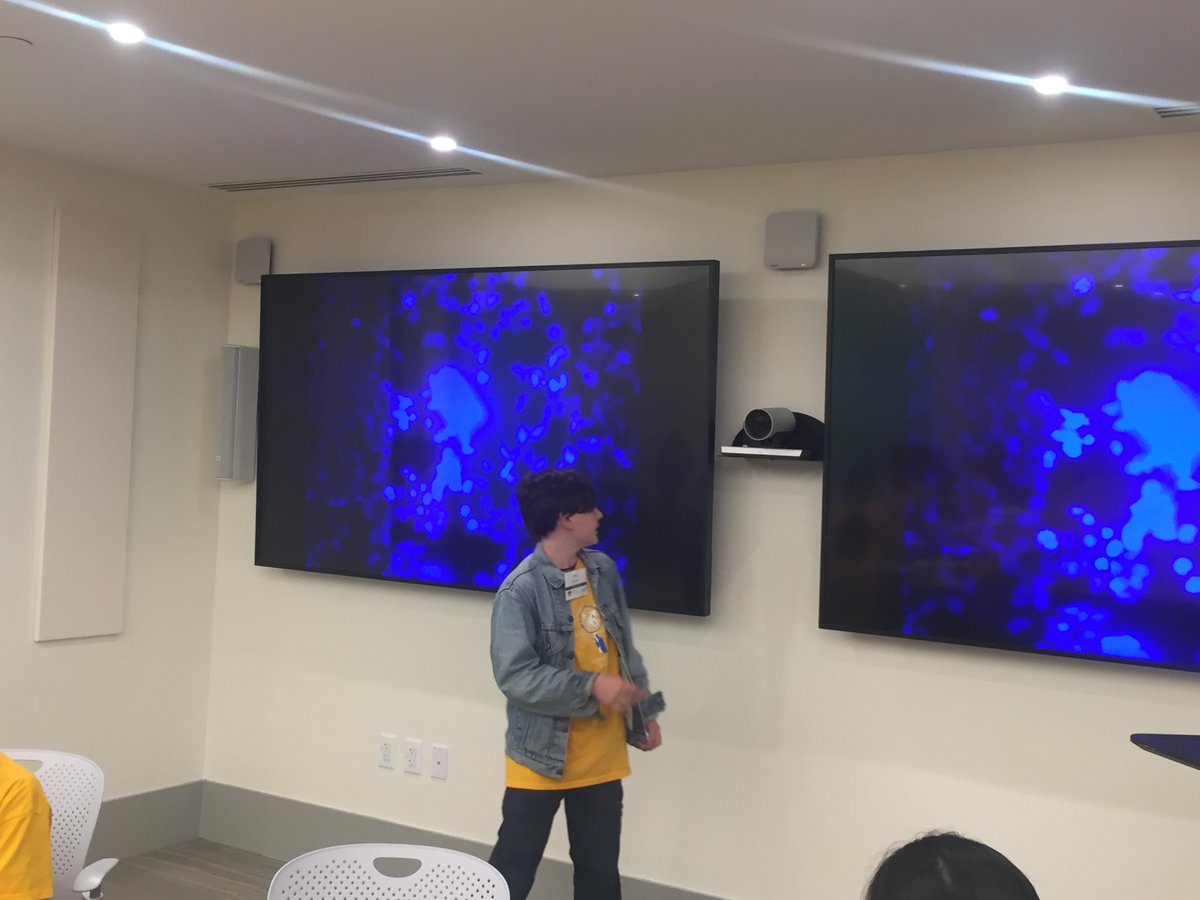 CASE_Carnegie's tweet image. Students present on the field trip to the @GWCancer Center and the #DAPI staining process! @carnegiescience @DCSTEMNetwork #STEMinDC #FirstLight