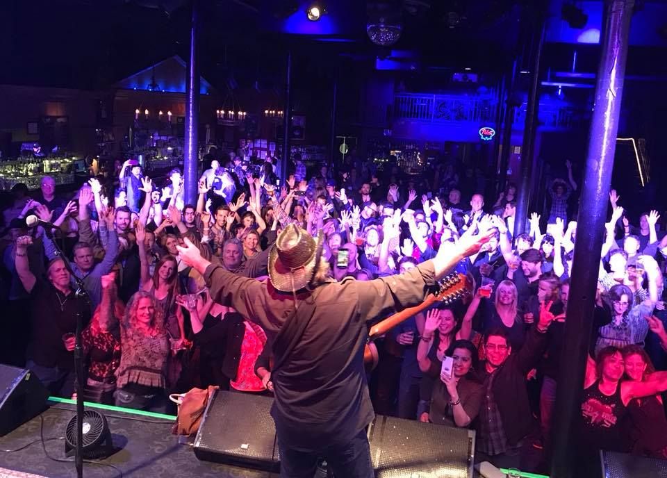 pettytheft's tweet photo. #LearningToFlyTour2018 THANK YOU #SanFrancisco and thank you to everyone @slimssf for another great show last night! Looking forward to TONIGHT @mysticpetaluma ....oh my my OH HELL YES! https://t.co/1VvAmo0ZPx